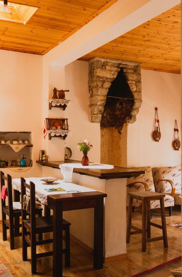 Guest House Mangalem Берат Экстерьер фото