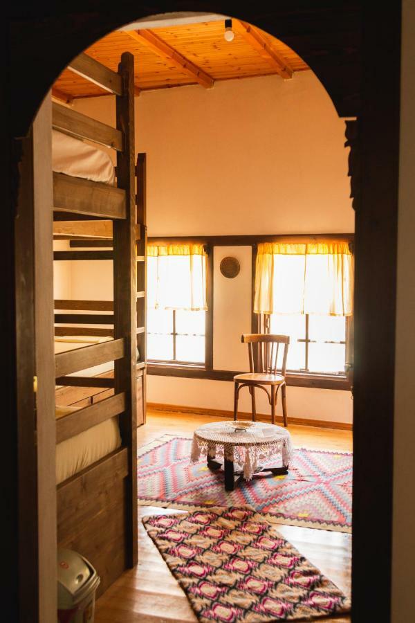 Guest House Mangalem Берат Экстерьер фото